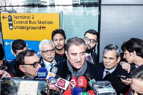 Pakistan Foreign Minister Shah Mahmood Qureshi addressing the media in London (Pic via Twitter)