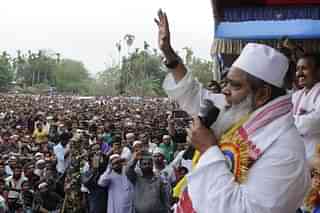 Badruddin Ajmal, Chief of AIUDF, during an election rally at Gossaigaon Telipara,  in Assam. (Subhendu Ghosh/Hindustan Times via GettyImages) 