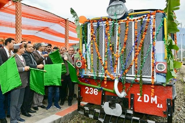 Himachal CM Jai Ram Thakur Flagging Off The Train (@jairamthakurbjp/Twitter)