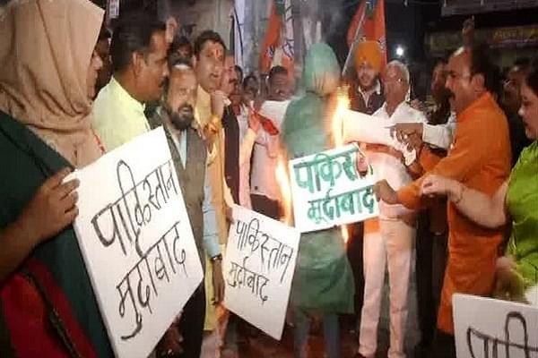 BJP workers protest against Pakistan following Pulwama terror attacks (@ANI)