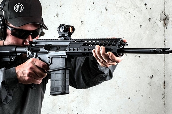 Stock photo of Sig Sauer’s SIG716 G2 patrol rifle (Official website)