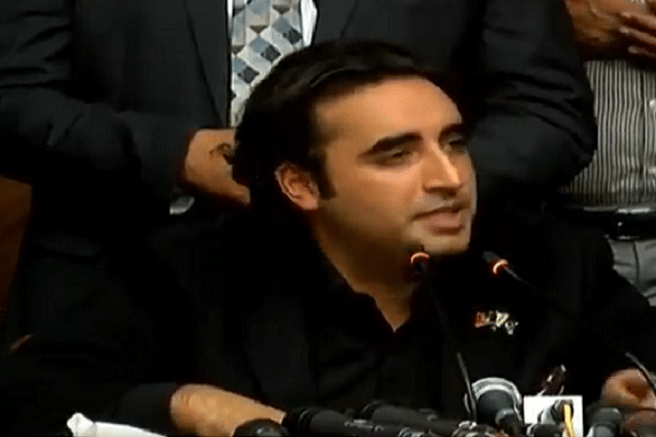 Bilawal Bhutto speaking to reporters (@MediaCellPPP/Twitter)