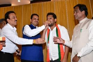 CM Devendra Fadnavis with Sujay Patil (@BJP4Maharashtra/Twitter) 