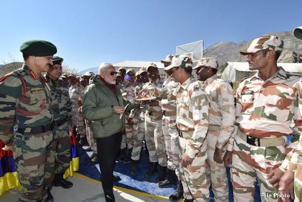 PM Narendra Modi with ITBP personnel 