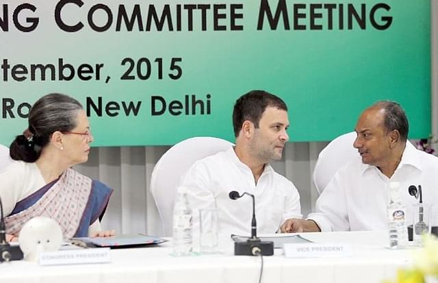 Sonia Gandhi with Rahul Gandhi and A K Antony during a CWC meeting. (RAVEENDRAN/AFP/GettyImages)