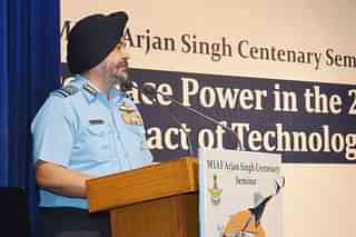 Air Chief Marshal BS Dhanoa addressing a seminar on Aerospace Power in the 2040s - Impact of Technology, held at Air Force Auditorium, Subroto Park, New Delhi (@IAF_MCC/Twitter)
