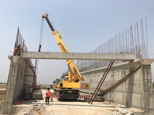 A sub-structure being built along the expressway. (UPEIDA/Twitter)