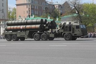 S-400 Triupf launch vehicle (Соколрус/Wikimedia Commons) 
