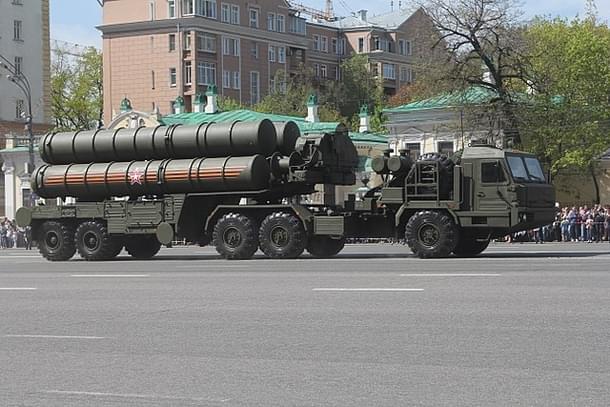 S-400 Triupf launch vehicle (Соколрус/Wikimedia Commons) 