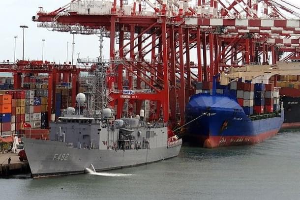 Colombo Port (thetravelguru/Wikimedia Commons)