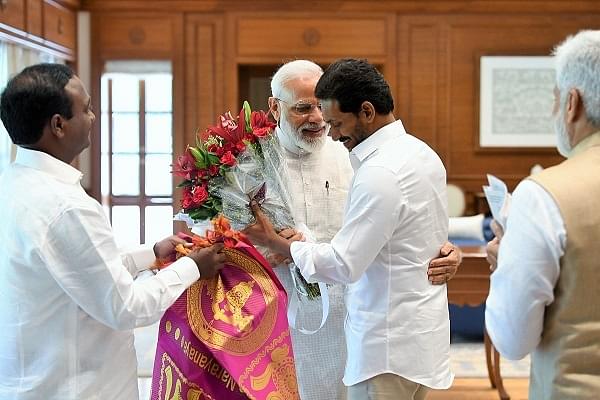 PM Modi meeting Jaganmohan Reddy. (@narendramodi/Twitter)