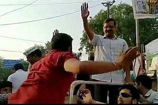 Arvind Kejriwal before getting slapped (Pic via Twitter)