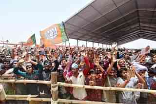BJP supporters welcoming PM Modi in Purulia (@narendramodi/Twitter)