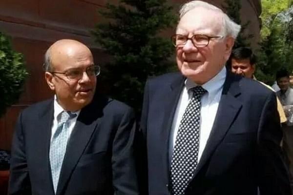 Ajit Jain with Warren Buffet (pic via twitter)