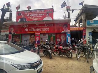 The gathbandhan’s campaign management office. (Prakhar Gupta/Swarajya)