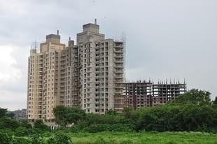 Apartment complexes under construction in Kolkata. (Wikimedia Commons) 