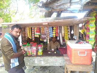 Siresh Nishad’s pan shop at Nishad Chauraha. (Prakhar Gupta/Swarajya)