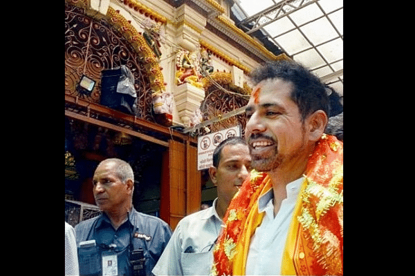 Robert vadra at Mumba Devi Temple&nbsp;