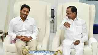 Andhra Pradesh Chief Minsiter YS Jagan Mohan Reddy and Telangana Chief Minister KCR (Photo: Twitter/YSRCP/File)