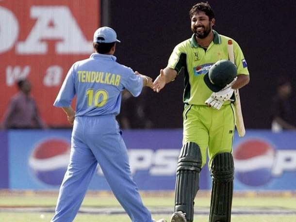 Former Pakistan skipper and current chief selector Inzamam-ul-Haq (R) with Indian cricketing legend Sachin Tendulkar. (image via Facebook)
