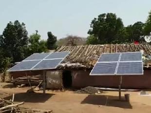 The induction cook-tops provided by the central government and powered by solar panels, both are made by the students of IIT Bombay. (image via Sudhansu Padhy/ Facebook)
