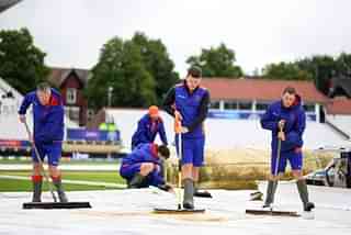 Ground staff clearing water on the field. Source: Twitter (Cricket World Cup @cricketworldcup)&nbsp;