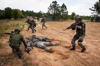 Indian Army in an exercise with US troops (Wikimedia Commons)