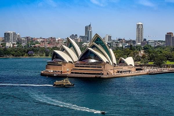Sydney Opera House. (Pic by Solvarsity via Wikipedia)
