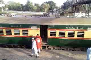 Pakistan Railway Train (Wikimedia Commons)