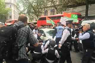 Pakistan and Khalistani supporters attacked Indian Mission in London on 15 August (@GagganSabh07/Twitter)