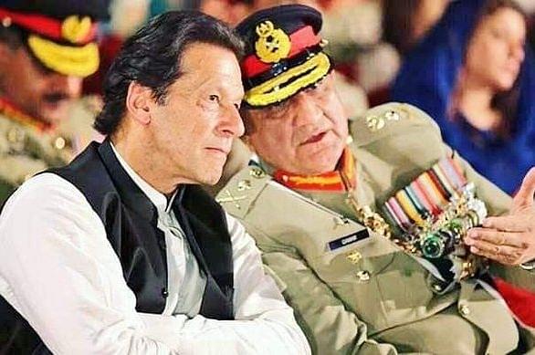 Pakistan prime minister Imran Khan with Army chief of the country (Source: Twitter)