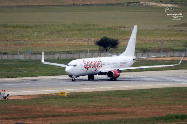 A SpiceJet validation flight from the new runway (Pic via Twitter)