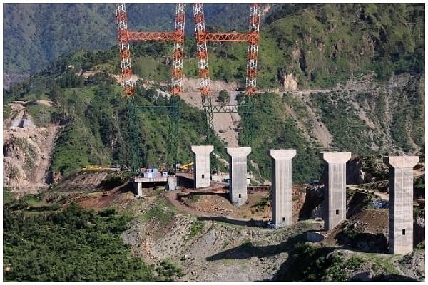 The Chenab railway bridge in Kashmir. (Bhisham Pratap Padha/Flickr)