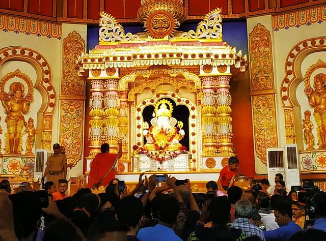 Main Ganapati pratima at the temple (@ANI/Twitter)