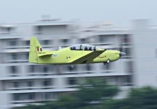 Hindustan Turbo Trainer-40 (HTT-40) manufactured by HAL (Source: Twitter)