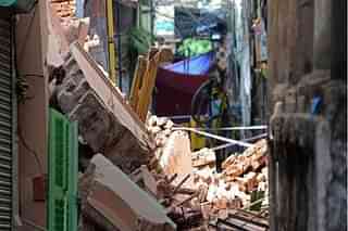 Building collapse in Bowbazar Kolkata (Image: Twitter/@AdityaRamen)