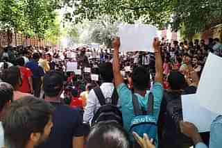 CA students protesting against ICAI (Pic via Twitter)