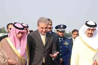 Pak FM Qureshi with UAE and Saudi counterparts (@SMQureshiPTI/Twitter)
