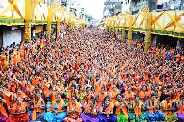 Women reciting Atharvashirsha at the temple (Pic via Pune Mirror)