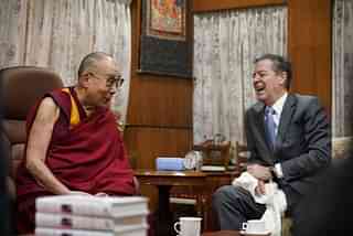 US envoy for International Religious Freedom Sam Brownback with HH Dalai Lama in Dharamshala, India (@IRF_Ambassador/Twitter)