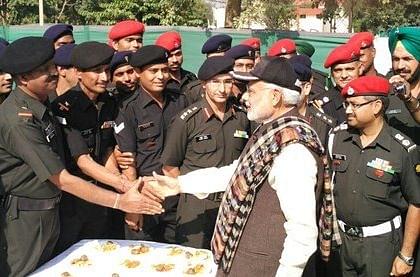 PM Modi meeting soldiers in Punjab on the occasion of Diwali 2015 (Source: @narendramodi/Twitter)
