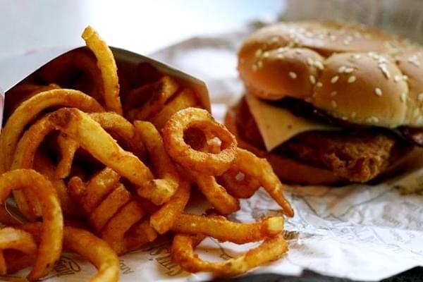 Fast Food (Ebru/Wikimedia Commons)