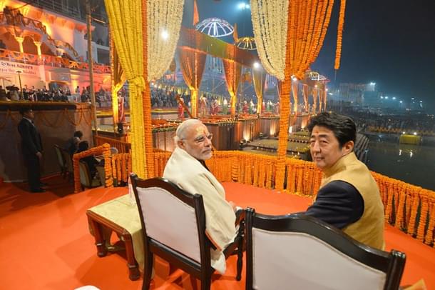 Modi with Abe during Ganga <i>aarti.</i>