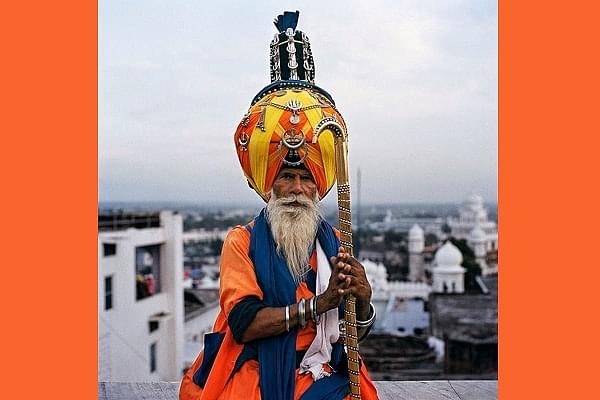 A Nihang Sikh (Source: @CGdrawing/Twitter)