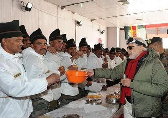 PM Modi in Siachin to celebrate Diwali 2014 (Source: @narendramodi/Twitter)