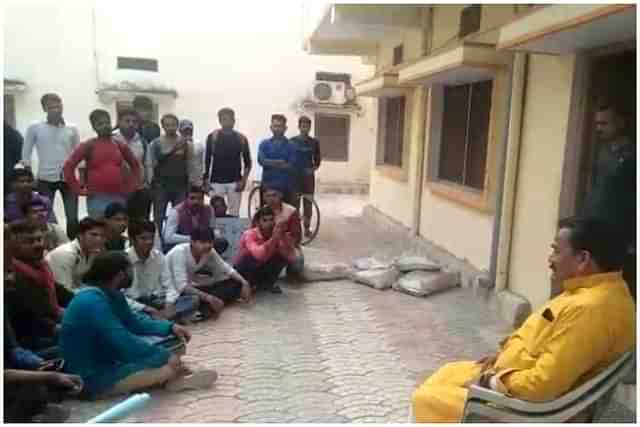 SVDV students outside RSS office in Varanasi.