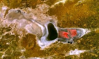 Satellite image of Sambhar Salt Lake taken in 2010, from <a href="https://en.wikipedia.org/wiki/WorldWind">WorldWind</a>.