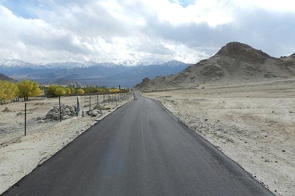 Road and landscape in Ladakh (Representative Image) (Pic Via Wikimedia Commons)