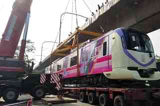 Pune Metro rake being hauled up via a heavy duty crane - representative image (@metrorailpune/Twitter)