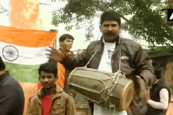 Pakistani-Hindu refugees celebrating CAB passage in Lok Sabha (@ANI/Twitter)